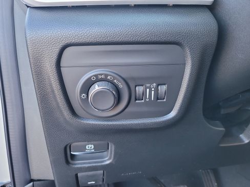 New 2025 Jeep Grand Cherokee Laredo image 22