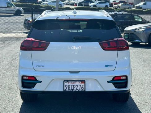 Used 2022 Kia Niro EX FWD image 6