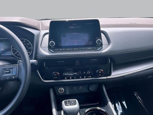 Used 2023 Nissan Rogue SV FWD image 7