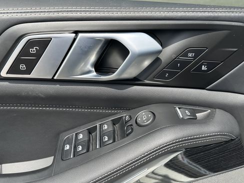 Certified 2025 BMW X5 M60i AWD/4WD image 17
