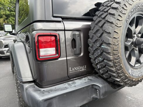 Used 2021 Jeep Wrangler Willys AWD/4WD image 17