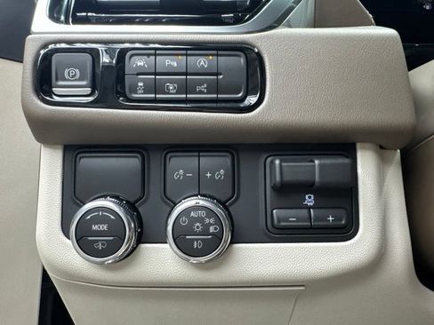New 2026 GMC Yukon Denali w/ Denali Reserve Package RWD image 14