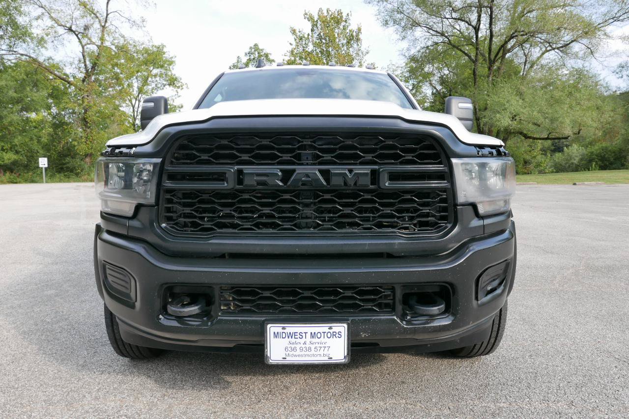 Used 2023 RAM 5500 Tradesman AWD/4WD image 3