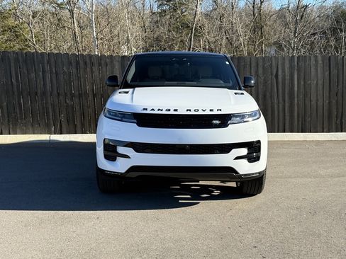 New 2025 Land Rover Range Rover Sport SE image 9