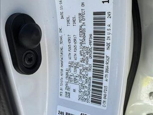 Used 2017 Toyota Tacoma TRD Sport w/ Premium & Technology Package image 22