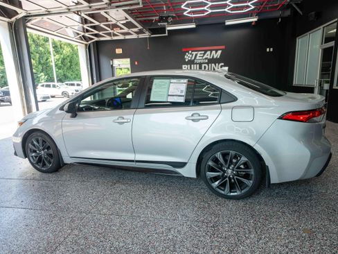 Used 2024 Toyota Corolla SE FWD image 2