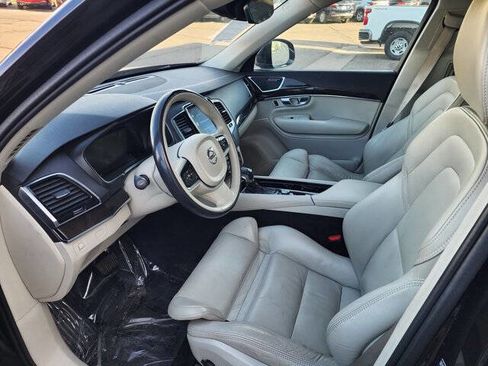Used 2018 Volvo XC90 T6 Momentum w/ Convenience Package image 10
