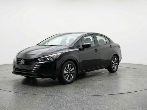 Used 2025 Nissan Versa SV FWD image 3