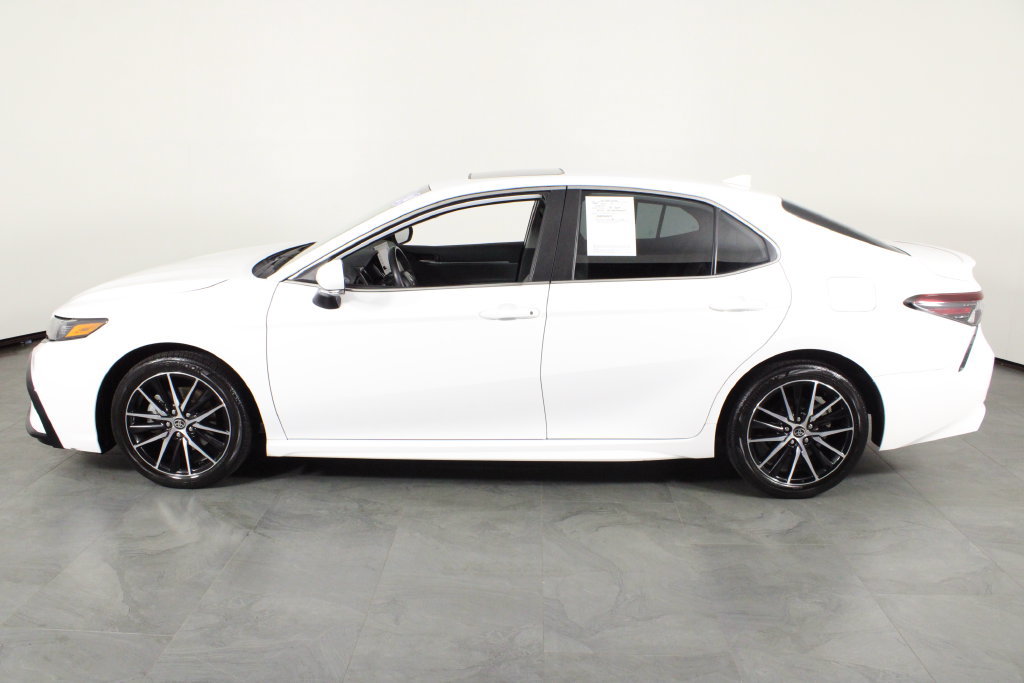 Used 2024 Toyota Camry SE w/ Convenience Package FWD image 13