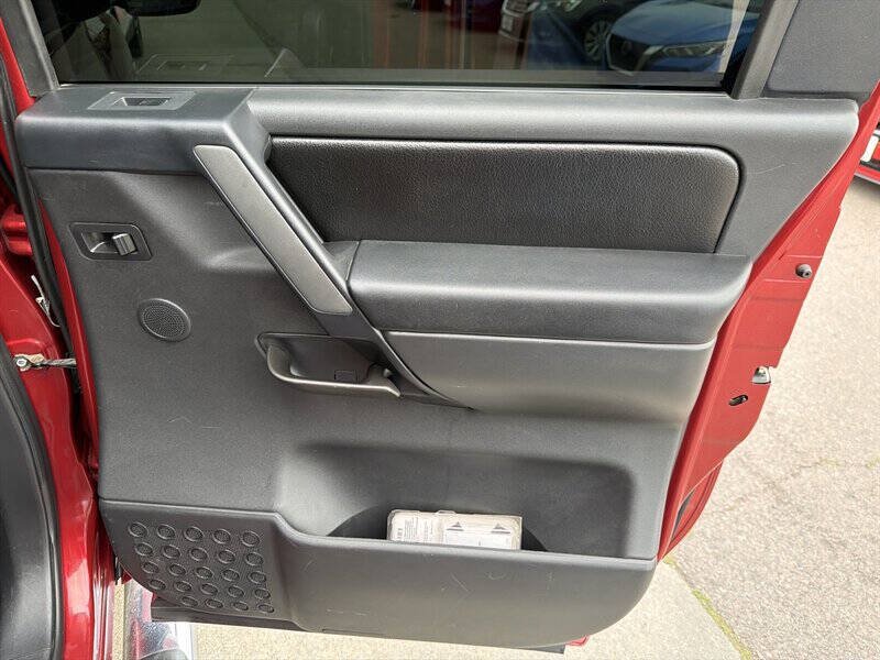 Used 2013 Nissan Titan S AWD/4WD image 16