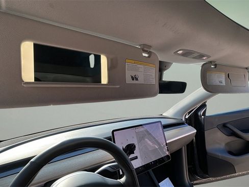 Used 2021 Tesla Model Y Long Range image 18