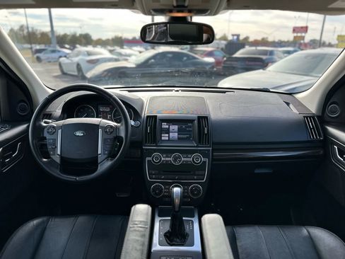 Used 2015 Land Rover LR2 HSE image 10