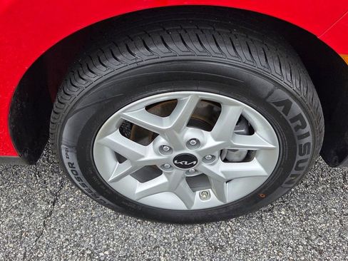 Used 2025 Kia Soul LX w/ LX Technology Package image 16