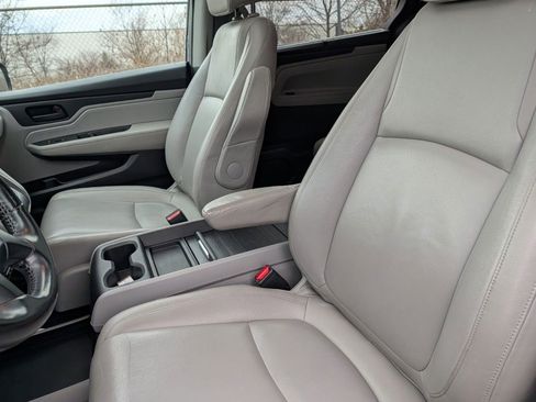 Used 2018 Honda Odyssey EX-L image 18