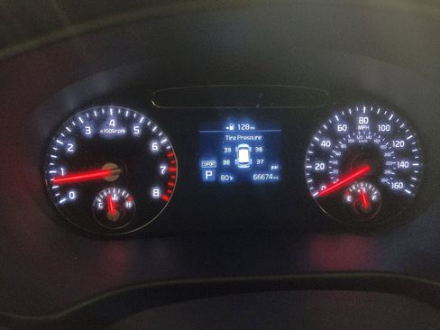 Used 2020 Kia Sorento LX FWD image 23