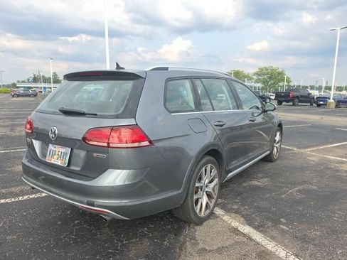Used 2019 Volkswagen Golf Alltrack SE AWD/4WD image 3