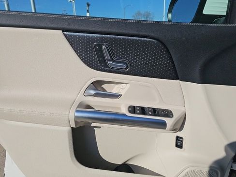 Certified 2025 Mercedes-Benz GLA 250 4MATIC image 13