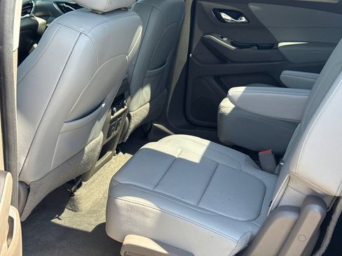Used 2019 Chevrolet Traverse LT w/ LT Premium Package AWD/4WD image 21