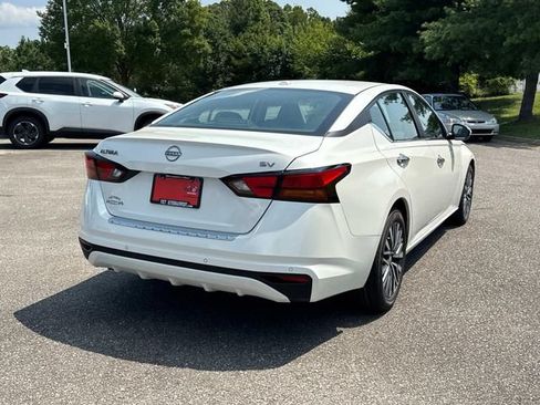 Used 2023 Nissan Altima 2.5 SV FWD image 5