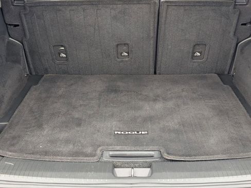 Used 2021 Nissan Rogue S image 16