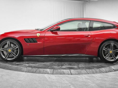 Used 2018 Ferrari GTC4Lusso image 4