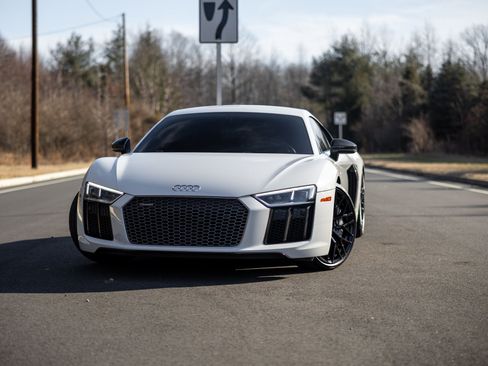 Used 2018 Audi R8 V10 plus image 2