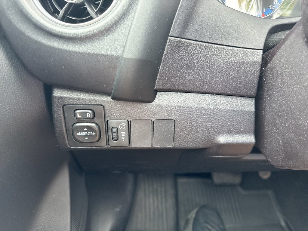 Used 2019 Toyota Corolla SE FWD image 17