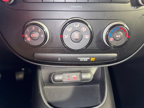 Used 2017 Kia Soul FWD image 22