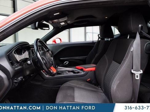 Used 2021 Dodge Challenger SXT w/ Driver Convenience Group RWD image 3