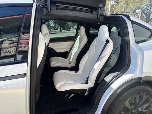 Used 2022 Tesla Model X image 31
