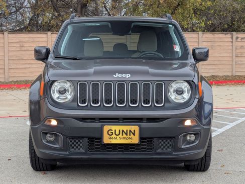 Used 2018 Jeep Renegade Latitude w/ Safety & Security Group image 4