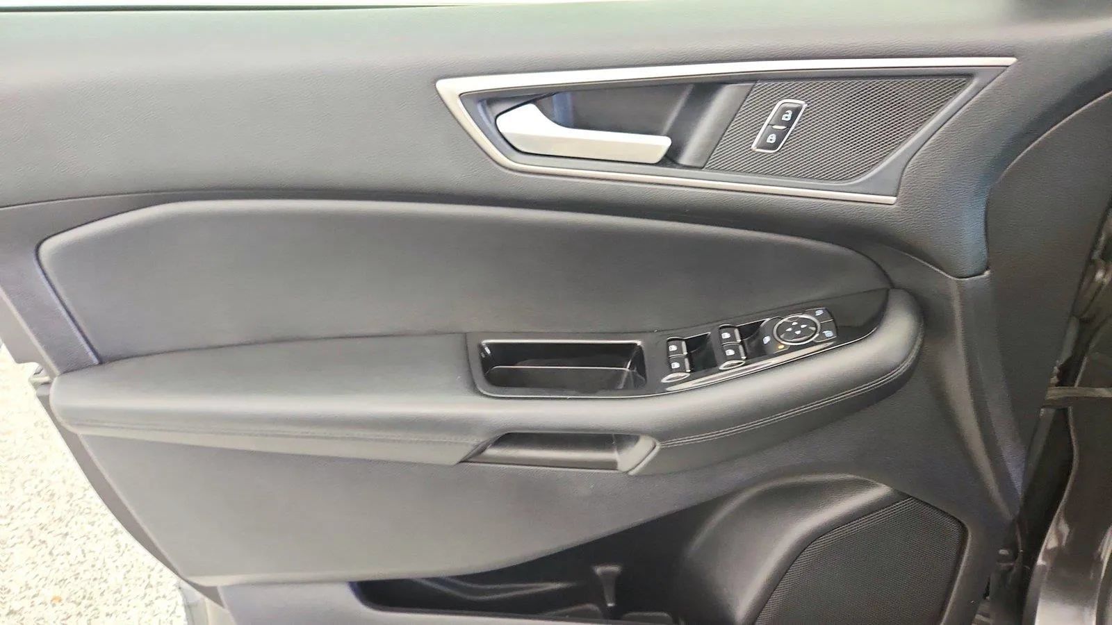 Used 2019 Ford Edge SEL w/ Equipment Group 201A AWD/4WD image 23