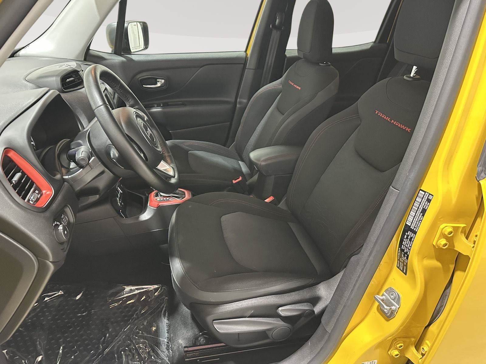 Used 2016 Jeep Renegade Trailhawk AWD/4WD image 17