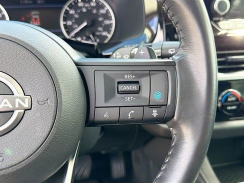 Used 2024 Nissan Pathfinder SV w/ SV Premium Package image 37