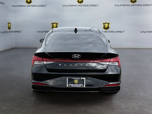Used 2023 Hyundai Elantra Limited w/ Cargo Package FWD image 4