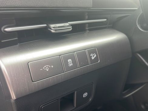 Certified 2025 Hyundai Kona SEL AWD/4WD image 29