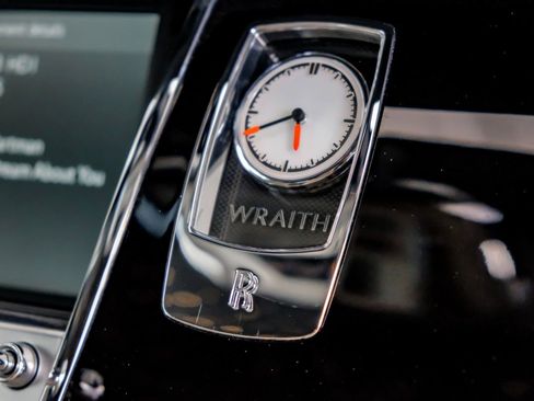 Used 2016 Rolls-Royce Wraith image 23
