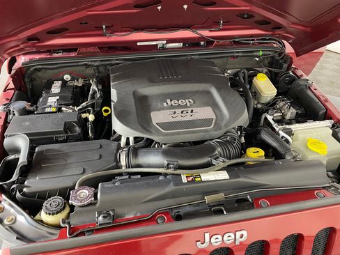 Used 2013 Jeep Wrangler Unlimited Sport image 28