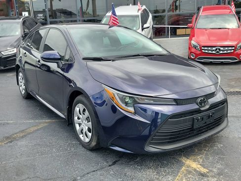 Used 2025 Toyota Corolla LE FWD image 3