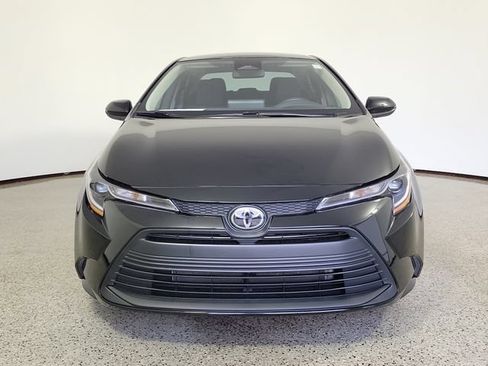 Used 2023 Toyota Corolla LE FWD image 3