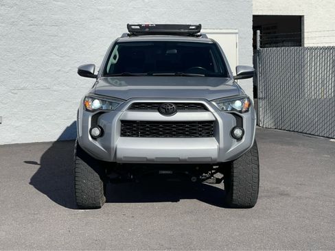 Used 2014 Toyota 4Runner SR5 image 3