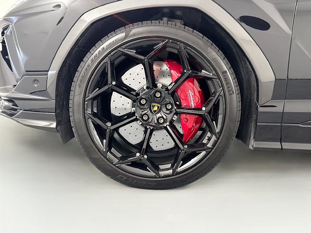 Used 2024 Lamborghini Urus Performante AWD/4WD image 34