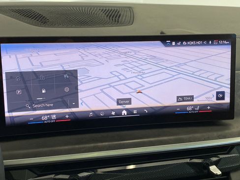 Used 2025 BMW X7 xDrive40i w/ Premium Package image 26