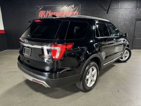 Used 2016 Ford Explorer XLT w/ Equipment Group 202A image 5