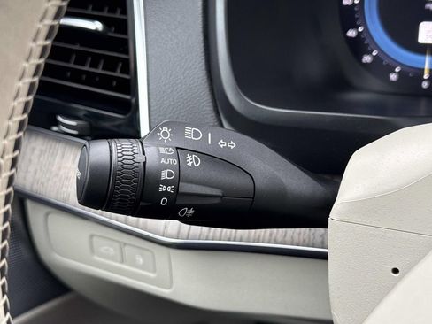 Used 2024 Volvo XC90 T8 Ultimate w/ Lounge Package image 29