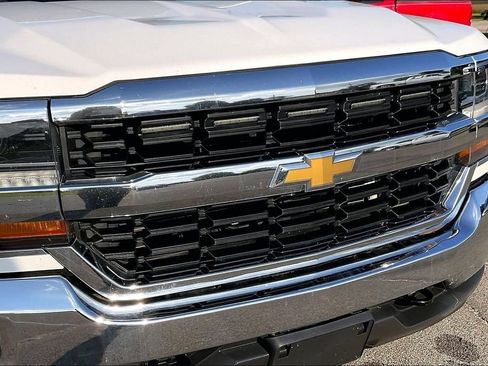 Used 2017 Chevrolet Silverado 1500 LT w/ All Star Edition AWD/4WD image 27
