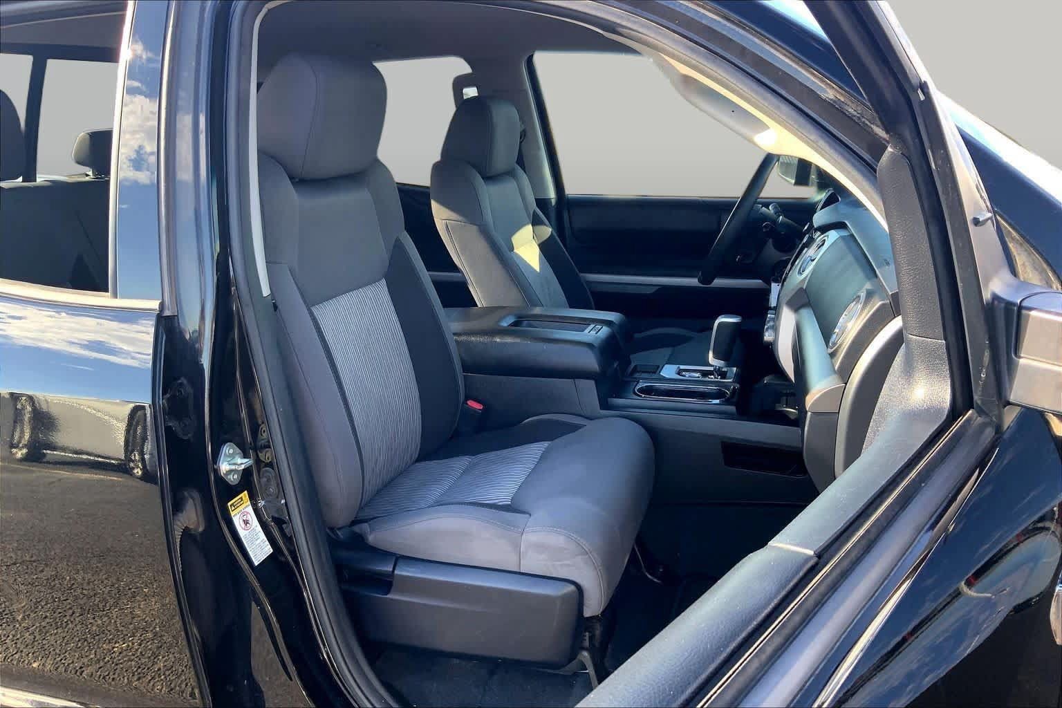 Used 2014 Toyota Tundra SR5 w/ SR5 Upgrade Package AWD/4WD image 9