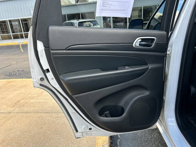 Used 2019 Jeep Grand Cherokee Altitude AWD/4WD image 19