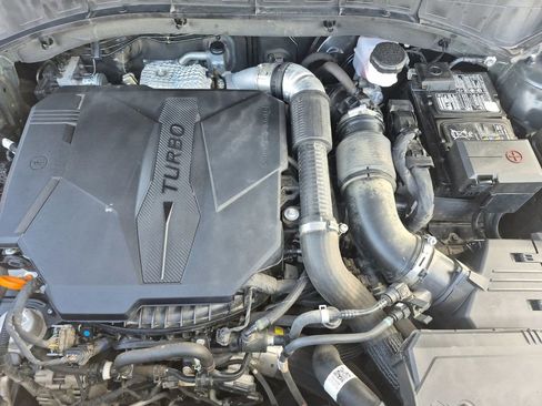 Certified 2022 Kia Sorento SX Prestige w/ Rust Color Package image 18