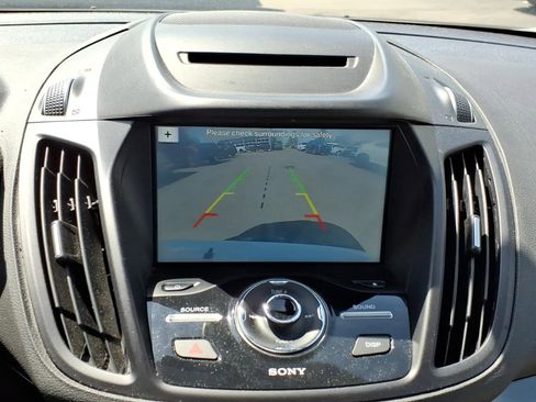 Used 2018 Ford C-MAX Titanium w/ Equipment Group 301A FWD image 16